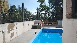 I called the bricklayer on Sunday to finish pool work but got ready as a slut waiting for his handjob cumshot!