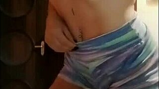 i was away but now im back even hotter with tan lines and athletic body