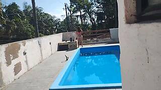 I called the bricklayer on Sunday to finish pool work but got ready as a slut waiting for his handjob cumshot!