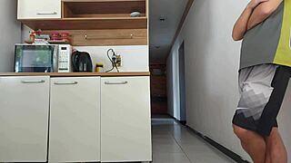 sexo arriscado enquanto meu marido tava no banho, transei com amigo dele, quase fomos pegos... oh no!