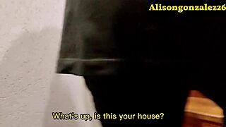 invite a un amigo a casa para que me haga una sesion de fotos y me ofrece dinero a cambio de sexo