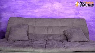 sexy redhead removes her pantyhose then sucks and licks feet