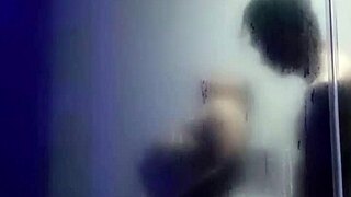 cogiendo en regadera se me resbaló la verga hay que rico