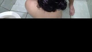 nem no banho ele me chupa os pés gostoso