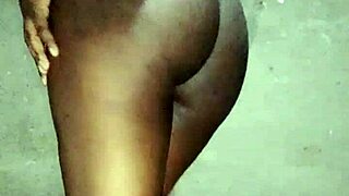 Amateur African beauty cums twice in raw emotional bliss