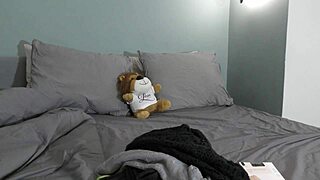 petite girlfriend's no panties porn casting haul