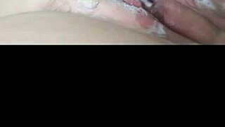 nem no banho ele me chupa os pés gostoso