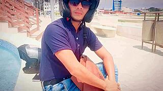 sexy bisexual big ass chick offers cash street sex milf lesbian fun 🔥🍑