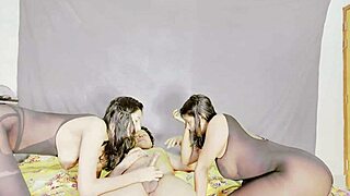 hey milf and teen 18+ give 2 girl blowjob threesome