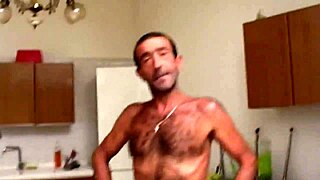 i love shoving this dildo deep in my italian milf ass