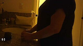 HIDDEN CAM Spies on Mature MILF Action