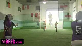 sexy petite teens and long-legged blondes spread for lesbian licks