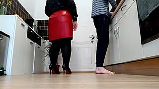 Curvy milf mommy's pantyhose ass cum covered fetish