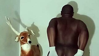 Showing Off Zodiac Patience With Group Ass Spreading And Kisses