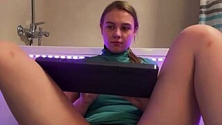 Riding this fat dildo till I explode hard 😩💦 cumshot city