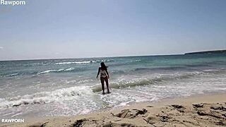 linda del sol shakes juicy ass at formentera dripping sex party