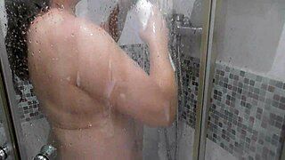 madrastra tetona showers i watch and jerk my cock nearby