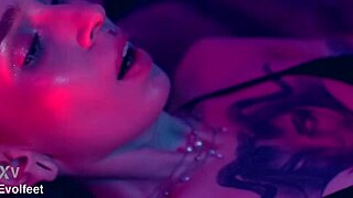 do my small feet make you tickle and submit?