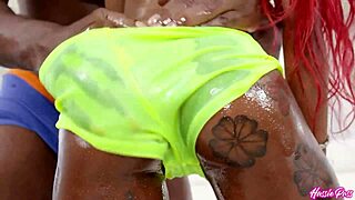 mini ebony quakes brickzilla slams huge cock