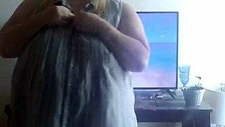 i love ocean deep's fun striptease shaking big tits ass