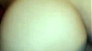 hey this sensual big ass milf wants fun tonight