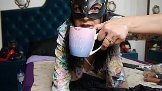 Adventures of milfycalla big ass pee squirt on bed fetish!