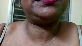 Indian housewife quickie sex wet pussy squirt toilet piss