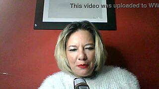 lola chats dirty while teasing her erotic curves kkkkkk