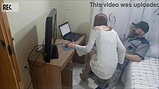 Novinha's Ass Cums Hard from Tarado Maintenance Man's Thrusts