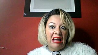 lola chats dirty while teasing her erotic curves kkkkkk