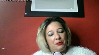 lola chats dirty while teasing her erotic curves kkkkkk