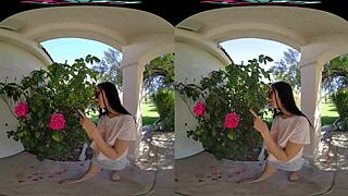 Jazmin Luv lapar batang dalam realiti VRHush!