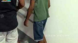 corno marido leva esposa sem calcinha pro comedor fudemos escada completa