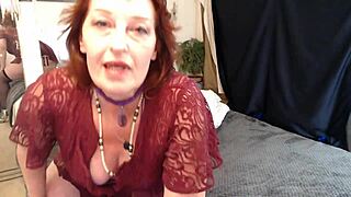 dawnskye smears lipstick masturbating curvy retro style