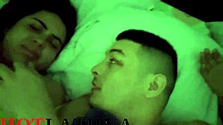 Embarazada cachonda latina puta en orgía Halloween trío con madrastra vecina tetona corrida