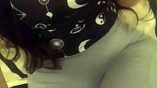 Arab desi babe flaunts her perfect curvy body everywhere