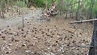 fiz um boquete no boy no tronco dele