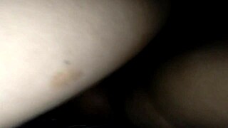 Pounding hot pussy in public car