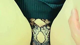 cojiendo a mi esposa latina con vestido tacones y cachetero puesto