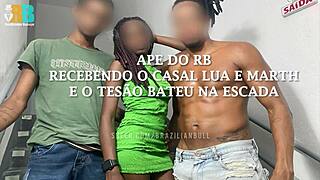 corno marido leva esposa sem calcinha pro comedor fudemos escada completa