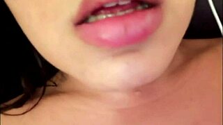 Dude her lips suck dick like total slut