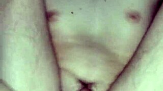 Jayplen hentam batang raksasa dalam bontot twink pt2