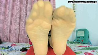 love colombiana bare feet natural seduction