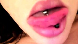 Dude her lips suck dick like total slut