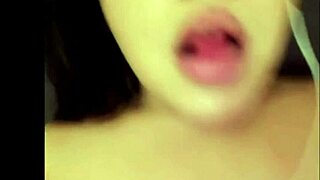 Dude her lips suck dick like total slut