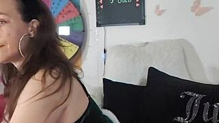 kelly kendricks slutty christmas webcam toy fuck