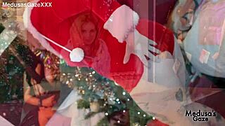 Scarlett Unwraps Her Early Christmas Cock Present Now!