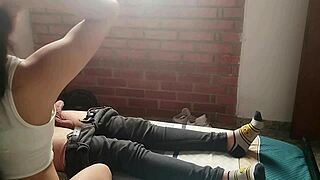 😍 jovencita cachonda strokes me off and sucks out every drop of milk! 💦