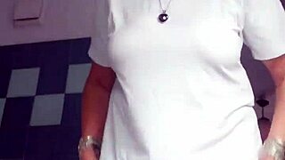 Granny slut spreads hairy pussy for rough german fucking