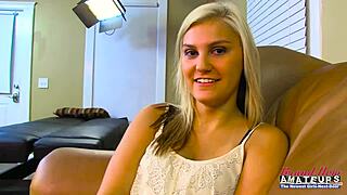 wanna see kinky blonde coeds bailey olyssia suck twats then swallow dick?